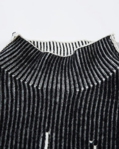 "Raven" - Knit